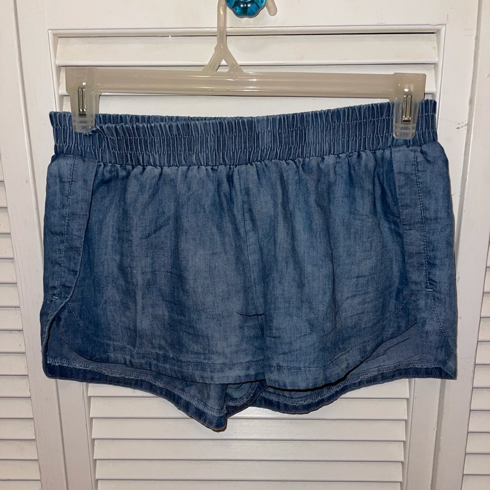 Flowy denim shorts